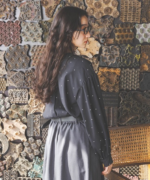 niko and...（ニコアンド）の「コタットイージーケア柄ブラウス（シャツ/ブラウス・レディース・ブラック/ホワイト/オフホワイト・MEDIUM/LARGE）」の10枚目の写真