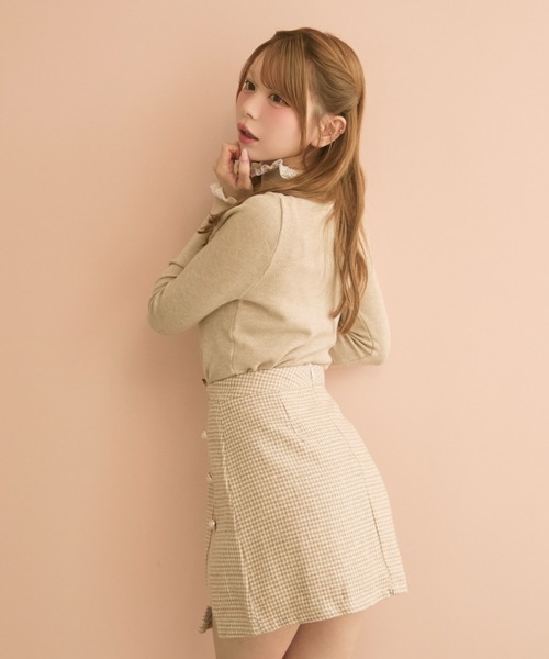 TITTY&CO.(ティティーアンドコー)の「フリルハイネックニット(ニット/セーター・レディース・ベージュ/グレー/ブラック/アイボリー・FREE)」の8枚目の写真