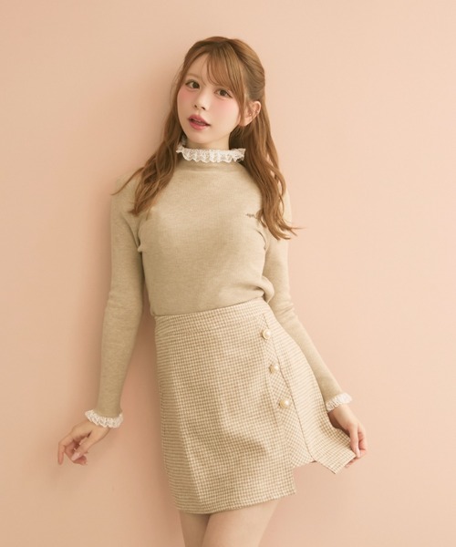 TITTY&CO.(ティティーアンドコー)の「フリルハイネックニット(ニット/セーター・レディース・ベージュ/グレー/ブラック/アイボリー・FREE)」の9枚目の写真