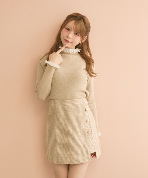 TITTY&CO.(ティティーアンドコー)の「フリルハイネックニット(ニット/セーター・レディース・ベージュ/グレー/ブラック/アイボリー・FREE)」の13枚目の写真
