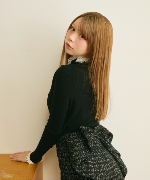 TITTY&CO.(ティティーアンドコー)の「フリルハイネックニット(ニット/セーター・レディース・ベージュ/グレー/ブラック/アイボリー・FREE)」の14枚目の写真