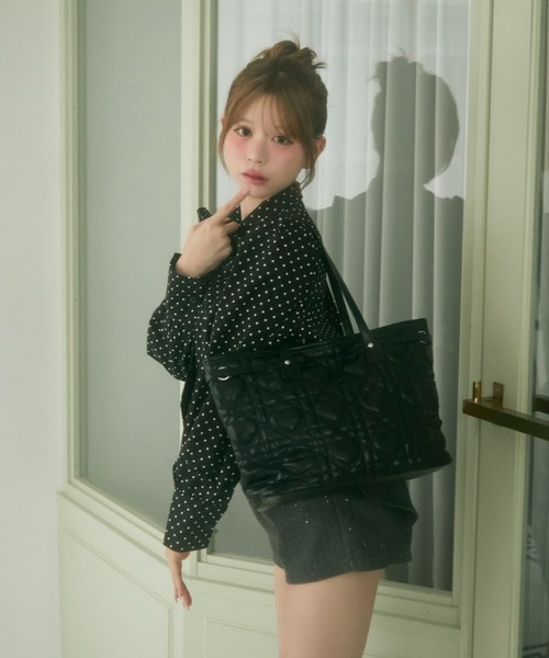 TITTY&CO.（ティティーアンドコー）の「ハートキルティングトートバッグ（トートバッグ・レディース・ブラック/ベージュ/アイボリー・FREE）」の2枚目の写真