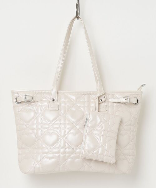 TITTY&CO.（ティティーアンドコー）の「ハートキルティングトートバッグ（トートバッグ・レディース・ブラック/ベージュ/アイボリー・FREE）」の15枚目の写真