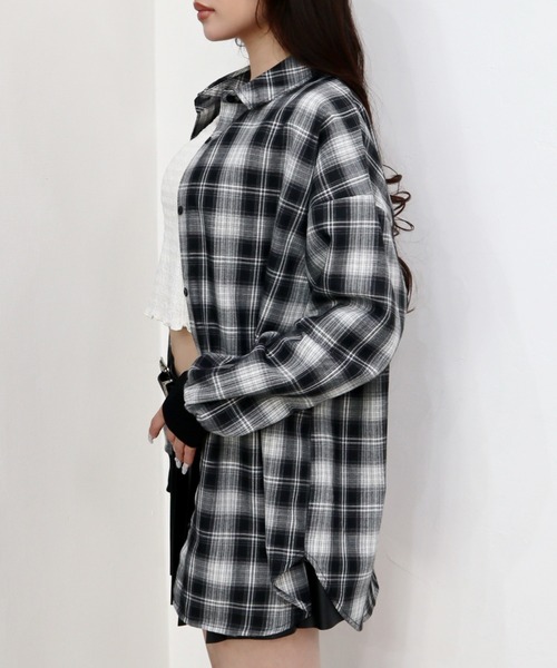 CECIL McBEE(セシルマクビー)の「袖口リブエコチェックシャツ(シャツ/ブラウス・レディース・ブラック/ブラウン・MEDIUM/LARGE)」の3枚目の写真