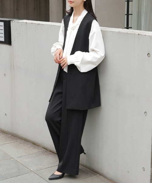 HUG.U（ハグユー）の「「今っぽフォーマル、ベストな答え。」 ジレ × パンツ 2点セット スーツ（スーツセット・レディース・アイボリー/ブラック/ネイビー・L(レギュラー丈)/M(レギュラー丈)/L(トール丈)/M(トール丈)）」の2枚目の写真