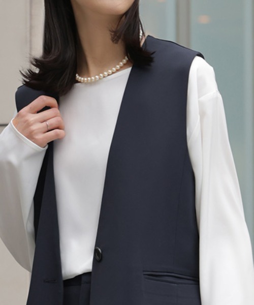 HUG.U（ハグユー）の「「今っぽフォーマル、ベストな答え。」 ジレ × パンツ 2点セット スーツ（スーツセット・レディース・アイボリー/ブラック/ネイビー・L(レギュラー丈)/M(レギュラー丈)/L(トール丈)/M(トール丈)）」の16枚目の写真