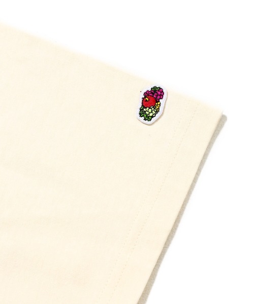 FRUIT OF THE LOOM(フルーツオブザルーム)の「19/-スラブ天竺Tシャツ3 / Fruit ロゴ プリント 半袖 Tシャツ / ヴィンテージ風(Tシャツ/カットソー・メンズ・ピンク/アイボリー/サックスブルー/チャコールグレー・L/M/S)」の11枚目の写真