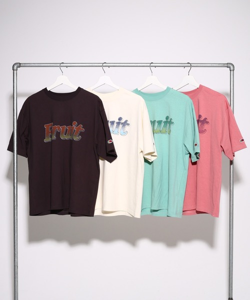 FRUIT OF THE LOOM(フルーツオブザルーム)の「19/-スラブ天竺Tシャツ3 / Fruit ロゴ プリント 半袖 Tシャツ / ヴィンテージ風(Tシャツ/カットソー・メンズ・ピンク/アイボリー/サックスブルー/チャコールグレー・L/M/S)」の6枚目の写真