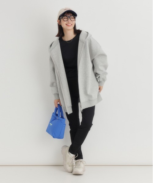 Right-on(ライトオン)の「【HONEYSUCKLE ROSE】ダンボールビッグパーカー (軽量 / 保温 / ミニマルシルエット)(パーカー・レディース・グレー/ブラック/キナリ・M/L/S)」の6枚目の写真