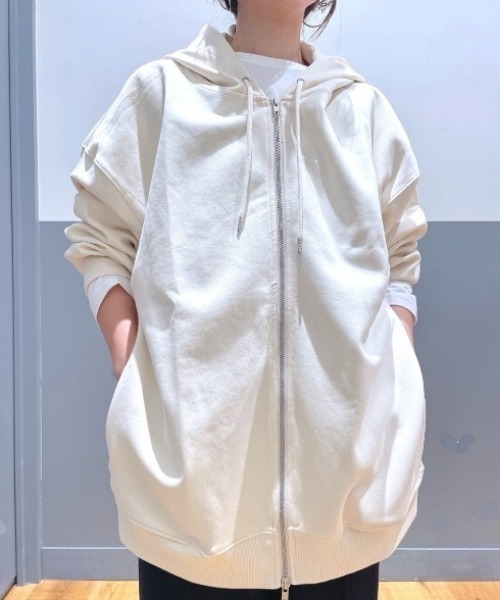 Right-on(ライトオン)の「【HONEYSUCKLE ROSE】ダンボールビッグパーカー (軽量 / ドロップショルダー / ミニマルシルエット)(パーカー・レディース・グレー/ブラック/キナリ/ライム・M/L/S)」の21枚目の写真