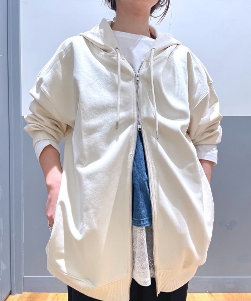 Right-on(ライトオン)の「【HONEYSUCKLE ROSE】ダンボールビッグパーカー (軽量 / ドロップショルダー / ミニマルシルエット)(パーカー・レディース・グレー/ブラック/キナリ/ライム・M/L/S)」の22枚目の写真