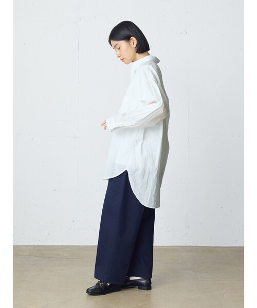 MidiUmi(ミディウミ)の「MidiUmi オーバーサイズシャツ(シャツ/ブラウス・レディース・ネイビー/ピンク/オフホワイト/ライトブルー・FREE)」の16枚目の写真