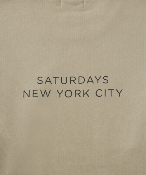 Saturdays NYC(サタデーズ ニューヨークシティ )の「BIG BABY ICE CREAM x Saturdays NYC B Slash Sweatshirt(スウェット・メンズ・ベージュ・L/S/M)」の4枚目の写真