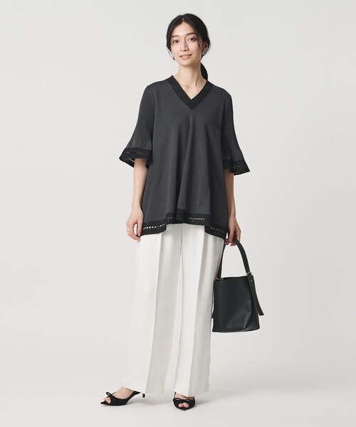 UNITED ARROWS(ユナイテッドアローズ)の「Vネック ニットチュニック(ニット/セーター・レディース・ブラック/ダークグレー/ネイビー・FREE)」の21枚目の写真