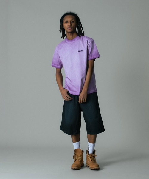 XLARGE(エクストララージ)の「STANDARD LOGO FADE S/S TEE(Tシャツ/カットソー・メンズ・オリーブ/パープル/ブラック・S/M/L/XL)」の4枚目の写真