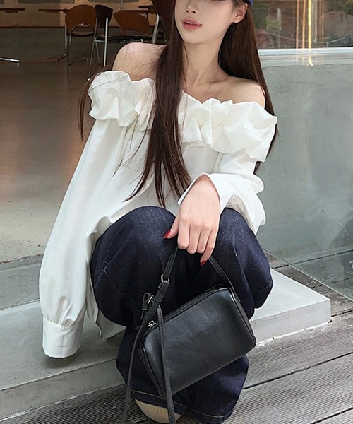 Nia（ニア）の「Nia(ニア)/フリルオフショルブラウス（シャツ/ブラウス・レディース・ホワイト・SMALL/LARGE/MEDIUM）」の10枚目の写真