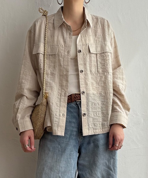 LBC(エルビーシー)の「ジャカードダブルポケットシャツジャケット(シャツ/ブラウス・レディース・チャコール/カーキ/ベージュ・M)」の2枚目の写真