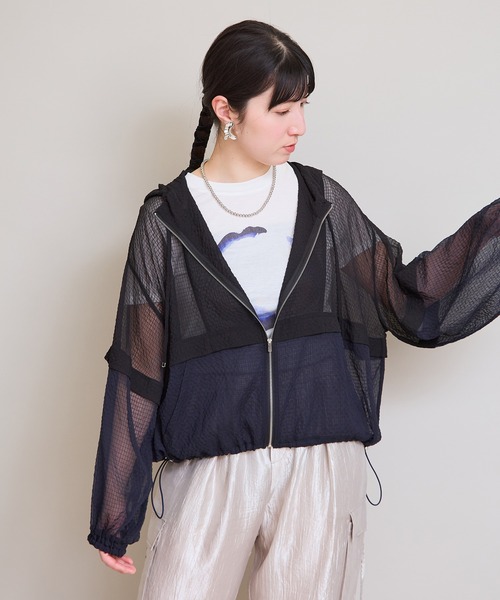 LHELBIE(レルビエ)の「バイカラーシアーアノラックブルゾン(ブルゾン・レディース・ブルー/ブラック/イエロー系・M)」の17枚目の写真