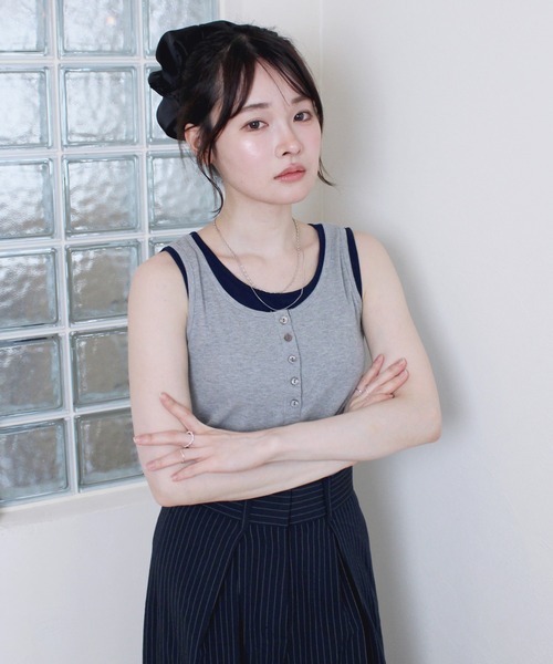 Reurie'(レウリィ)の「レイヤードデザインタンクトップ(カップ付)/ ヘンリーネック ブラトップ インナーレス 配色 シンプル カジュアル 韓国 ノームコア フェミニン 春 夏(その他トップス・レディース・ブラック/グレー/ブラウン/レッド・FREE)」の7枚目の写真