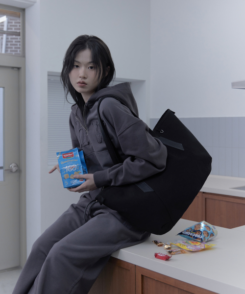 HAVEAWHALE(ハブアホエール)の「kio canvas bag (BK)(ショルダーバッグ・レディース・その他・FREE)」の6枚目の写真