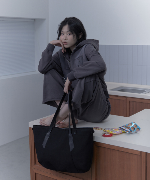 HAVEAWHALE(ハブアホエール)の「kio canvas bag (BK)(ショルダーバッグ・レディース・その他・FREE)」の8枚目の写真