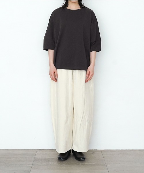 オオカミとフクロウ(オオカミとフクロウ)の「オオカミと白い雲のスワロー(Tシャツ/カットソー・レディース・グレー/スミクロ/ホワイト/ブルー・FREE)」の5枚目の写真