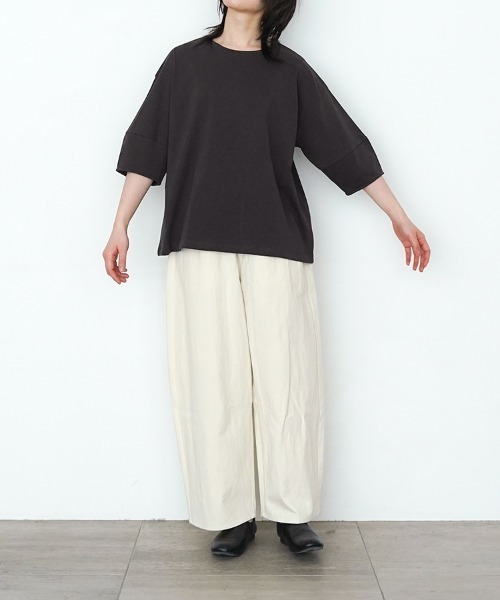 オオカミとフクロウ(オオカミとフクロウ)の「オオカミと白い雲のスワロー(Tシャツ/カットソー・レディース・グレー/スミクロ/ホワイト/ブルー・FREE)」の6枚目の写真