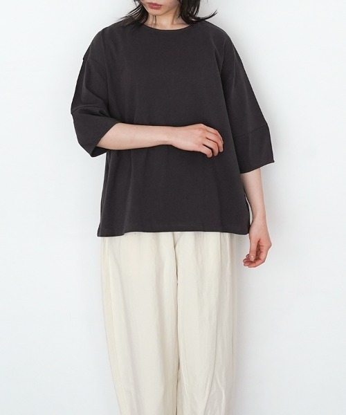 オオカミとフクロウ(オオカミとフクロウ)の「オオカミと白い雲のスワロー(Tシャツ/カットソー・レディース・グレー/スミクロ/ホワイト/ブルー・FREE)」の11枚目の写真