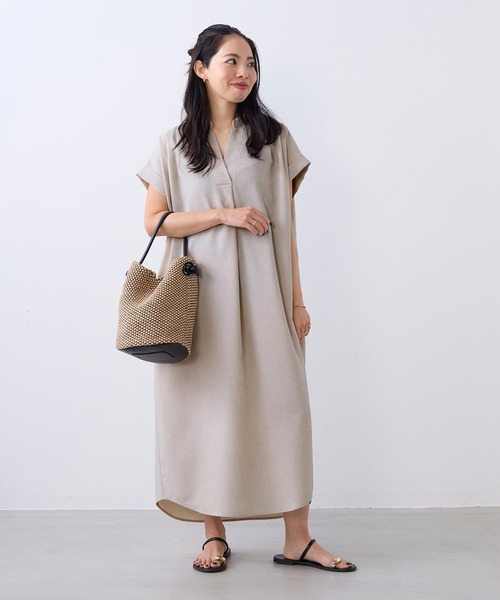 MICA&DEAL(マイカ&ディール)の「タックショルダーワンピース〈2サイズ展開〉(ワンピース・レディース・ブラウン/ブルー/ライトベージュ/ネイビー・36/38)」の1枚目の写真