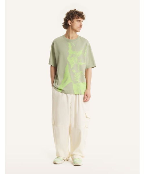 Maison Kitsune(メゾンキツネ)の「FOX CUB OVERSIZE TEE-SHIRT(Tシャツ/カットソー・メンズ・ライトカーキ・XS/XL/L/M/S)」の3枚目の写真