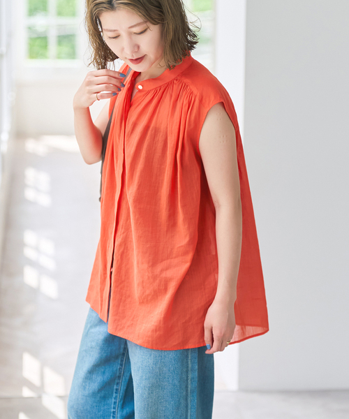 Spick & Span(スピックアンドスパン)の「ラミーコットンギャザーブラウス(シャツ/ブラウス・レディース・アイボリー/ブラック/オレンジ・FREE)」の1枚目の写真