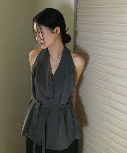 Aelina（エリナ）の「ホルターネックリボントップス（シャツ/ブラウス・レディース・ホワイト/チャコールグレー/ネイビー・FREE）」の18枚目の写真