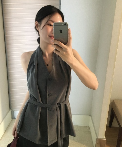 Aelina（エリナ）の「ホルターネックリボントップス（シャツ/ブラウス・レディース・ホワイト/チャコールグレー/ネイビー・FREE）」の17枚目の写真