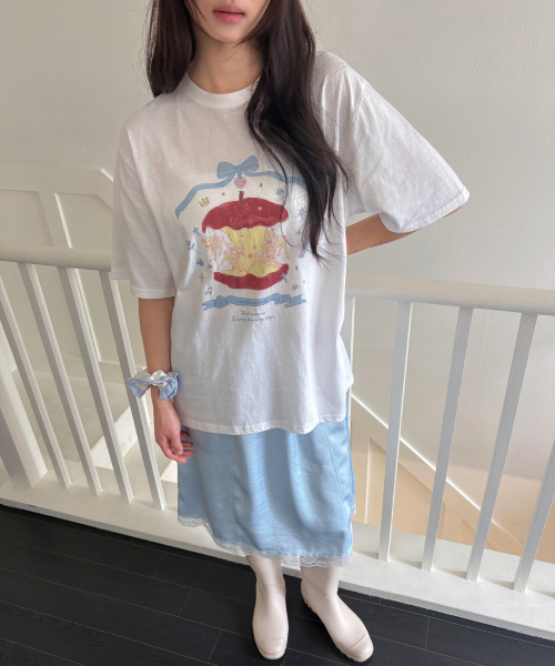 MELLOTORY(メロートリー)の「アップルメリーゴーラウンド 半袖Tシャツ (2カラー)(Tシャツ/カットソー・レディース・チャコールグレー/ホワイト・FREE)」の4枚目の写真