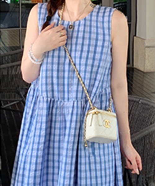 AMAJI（アマジ）の「チェック柄 ロング丈 ノースリーブ ワンピース（ワンピース・レディース・ブルー・MEDIUM/LARGE/X-LARGE）」の4枚目の写真