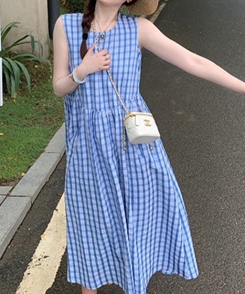 AMAJI（アマジ）の「チェック柄 ロング丈 ノースリーブ ワンピース（ワンピース・レディース・ブルー・MEDIUM/LARGE/X-LARGE）」の3枚目の写真