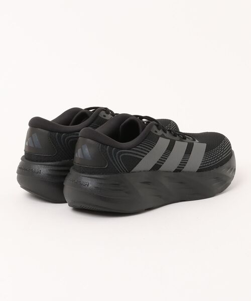 adidas(アディダス)の「adidas アディダス GALAXY 8 M【軽量】メンズスニーカー ランニングシューズ 厚底(ギャラクシー8M) KI7980 コアブラック/グレーシックス/カーボン(スニーカー・メンズ・ブラック×ブラック・25.5cm/26.0cm/26.5cm/27.0cm/27.5cm/28.0cm/29.0cm/30.0cm)」の2枚目の写真