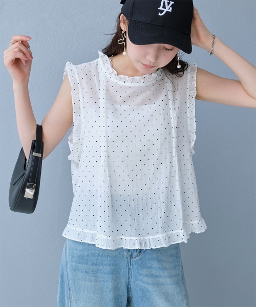 Rejoule(リジュール)の「ピンドット柄 スタンドカラー フリルノースリーブブラウス(シャツ/ブラウス・レディース・ホワイト/ネイビー・FREE)」の7枚目の写真