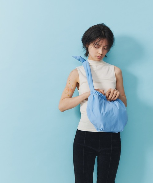 AIDELL（エイデル）の「パファーリボントートバッグ/ショルダー部分調節可能（ショルダーバッグ・レディース・ブラック/チャコールグレー/ライトブルー/ブルー・FREE）」の16枚目の写真