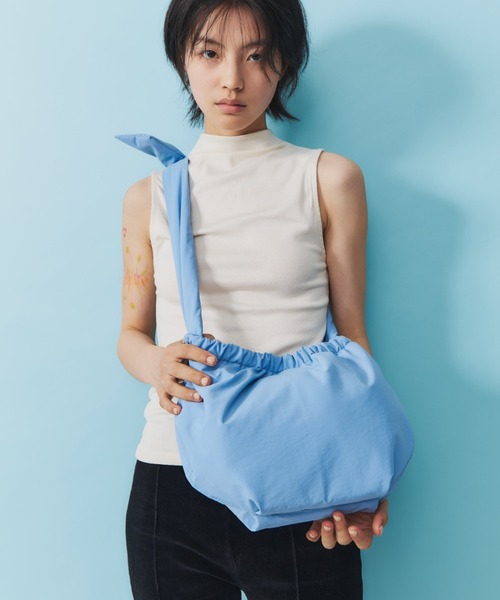 AIDELL（エイデル）の「パファーリボントートバッグ/ショルダー部分調節可能（ショルダーバッグ・レディース・ブラック/チャコールグレー/ライトブルー/ブルー・FREE）」の18枚目の写真