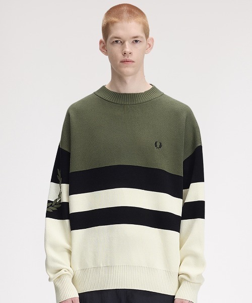 FRED PERRY（フレッドペリー）の「Tipped Graphic Jumper／ティップドグラフィックジャンパー（ニット/セーター・メンズ・カーキ・S/M/L）」の4枚目の写真