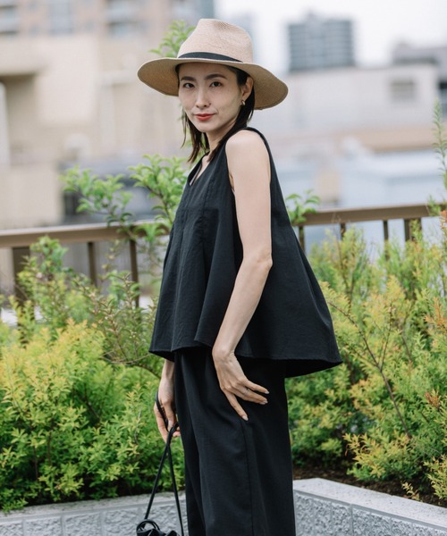 lodie(ロディ)の「【ラグジュアリー セットアップ】ノースリVブラウスとワイドパンツ(セットアップ・レディース・ベージュ/ブラック・FREE)」の4枚目の写真
