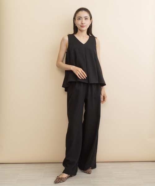 lodie(ロディ)の「【ラグジュアリー セットアップ】ノースリVブラウスとワイドパンツ(セットアップ・レディース・ベージュ/ブラック・FREE)」の9枚目の写真