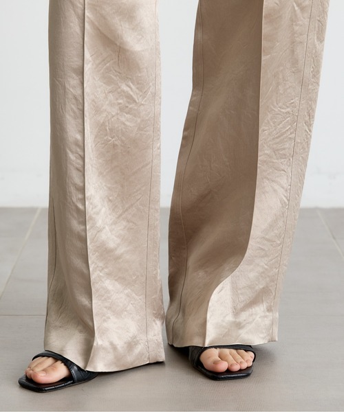 CINOH(チノ)の「【CINOH/チノ】別注 RELAX PANTS/アセテートサテンイージーパンツ(その他パンツ・レディース・ブラック/ベージュ・38/36)」の18枚目の写真