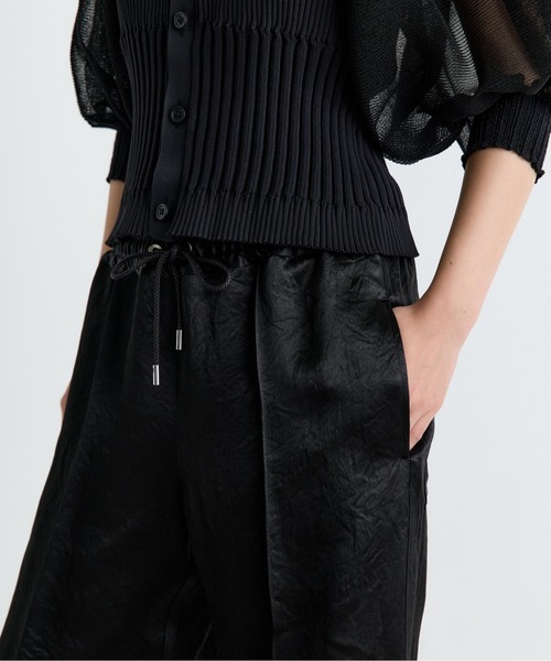 CINOH(チノ)の「【CINOH/チノ】別注 RELAX PANTS/アセテートサテンイージーパンツ(その他パンツ・レディース・ブラック/ベージュ・38/36)」の7枚目の写真