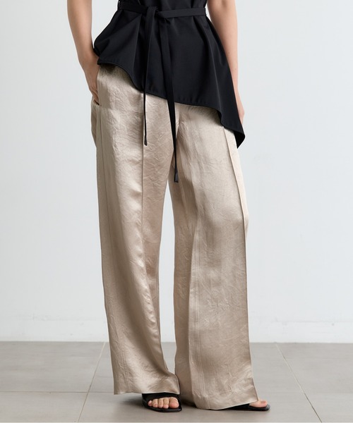 CINOH(チノ)の「【CINOH/チノ】別注 RELAX PANTS/アセテートサテンイージーパンツ(その他パンツ・レディース・ブラック/ベージュ・38/36)」の13枚目の写真