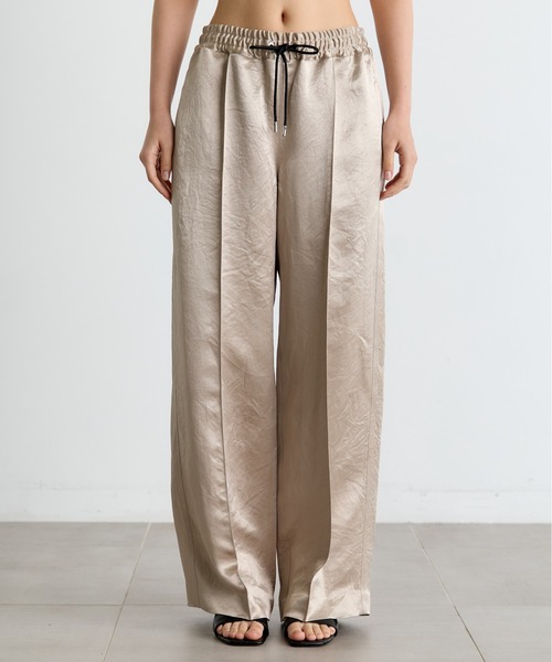 CINOH(チノ)の「【CINOH/チノ】別注 RELAX PANTS/アセテートサテンイージーパンツ(その他パンツ・レディース・ブラック/ベージュ・38/36)」の14枚目の写真