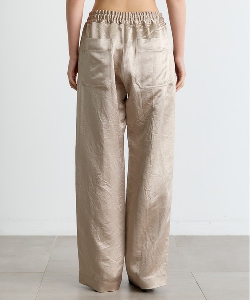 CINOH(チノ)の「【CINOH/チノ】別注 RELAX PANTS/アセテートサテンイージーパンツ(その他パンツ・レディース・ブラック/ベージュ・38/36)」の16枚目の写真