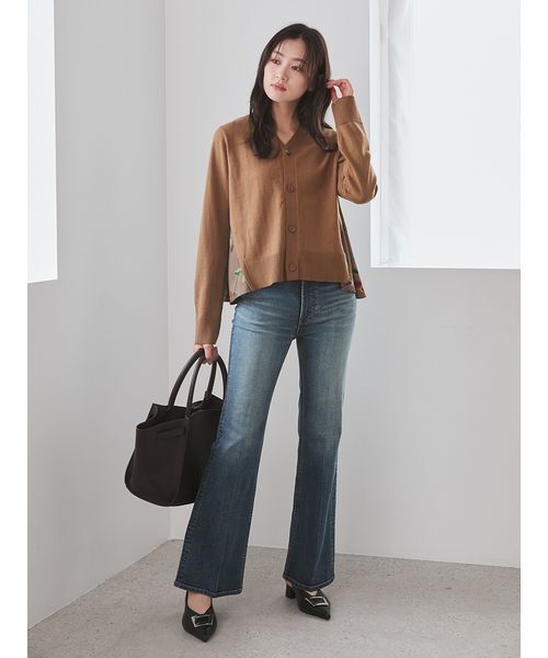 Mila Owen(ミラオーウェン)の「ブーツカットフレアデニムパンツ(デニムパンツ・レディース・ブルー/インディゴブルー/ライトブルー・0/1/00)」の7枚目の写真