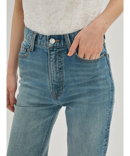 Mila Owen(ミラオーウェン)の「ブーツカットフレアデニムパンツ(デニムパンツ・レディース・ブルー/インディゴブルー/ライトブルー・0/1/00)」の16枚目の写真
